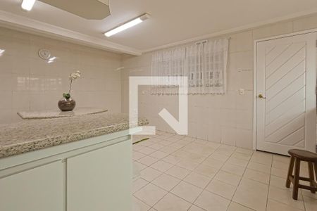 Casa à venda com 380m², 4 quartos e 8 vagasCozinha