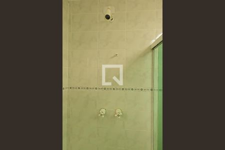 Casa à venda com 380m², 4 quartos e 8 vagasBanheiro da Suíte 1