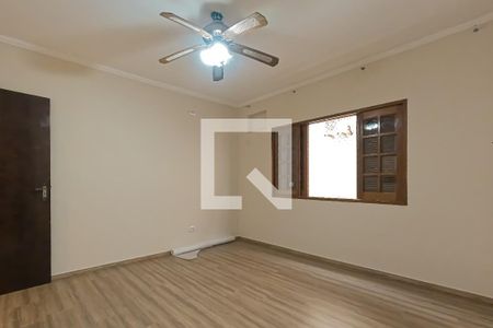 Casa à venda com 380m², 4 quartos e 8 vagasSuíte 2