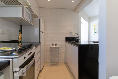 Apartamento para alugar com 56m², 2 quartos e 2 vagas Apartamento para alugar com 56m², 2 quartos e 2 vagasCozinha
