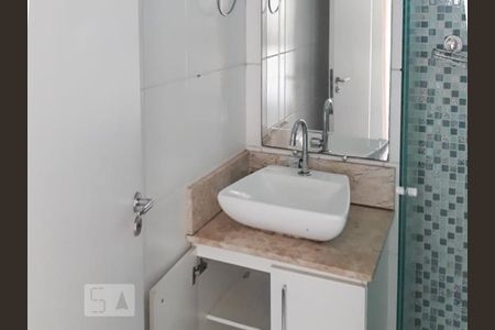 Banheiro de apartamento à venda com 2 quartos, 52m² em São Pedro, Osasco