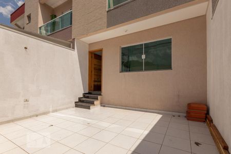 Garagem de casa para alugar com 3 quartos, 120m² em Jardim Danfer, São Paulo