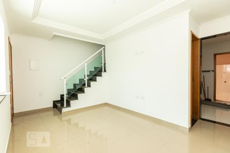 Casa para alugar com 120m², 3 quartos e 2 vagas Casa para alugar com 120m², 3 quartos e 2 vagasSala
