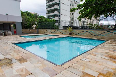 Apartamento à venda com 70m², 2 quartos e 1 vaga Apartamento à venda com 70m², 2 quartos e 1 vagaÁrea Comum - Piscina