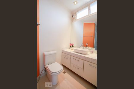 Apartamento para alugar com 200m², 3 quartos e 4 vagas Apartamento para alugar com 200m², 3 quartos e 4 vagasBanheiro do quarto 2