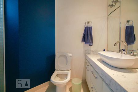 Apartamento para alugar com 200m², 3 quartos e 4 vagas Apartamento para alugar com 200m², 3 quartos e 4 vagasBanheiro do quarto 1