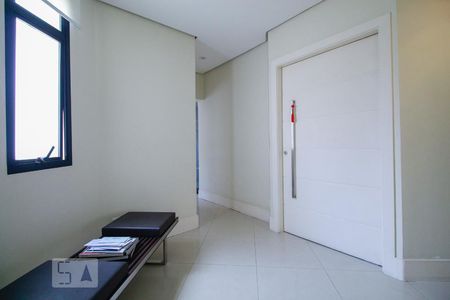 Apartamento para alugar com 200m², 3 quartos e 4 vagas Apartamento para alugar com 200m², 3 quartos e 4 vagasHall
