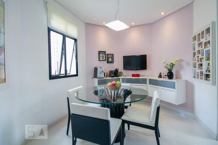Apartamento para alugar com 200m², 3 quartos e 4 vagas Apartamento para alugar com 200m², 3 quartos e 4 vagasCopa