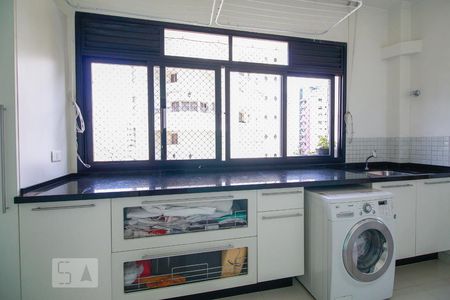 Apartamento para alugar com 200m², 3 quartos e 4 vagas Apartamento para alugar com 200m², 3 quartos e 4 vagasÁrea de serviço