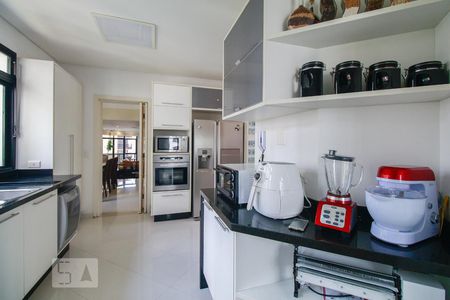 Apartamento para alugar com 200m², 3 quartos e 4 vagas