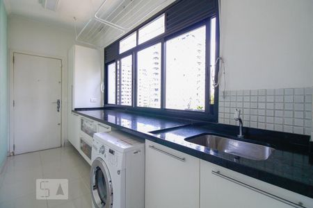 Apartamento para alugar com 200m², 3 quartos e 4 vagas Apartamento para alugar com 200m², 3 quartos e 4 vagasÁrea de serviço