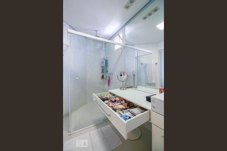 Apartamento para alugar com 200m², 3 quartos e 4 vagas Apartamento para alugar com 200m², 3 quartos e 4 vagasBanheiro do quarto 3