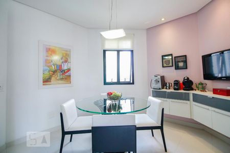 Apartamento para alugar com 200m², 3 quartos e 4 vagas Apartamento para alugar com 200m², 3 quartos e 4 vagasCopa