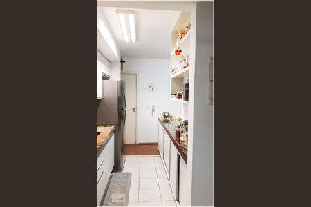 Apartamento à venda com 76m², 2 quartos e 2 vagasCozinha