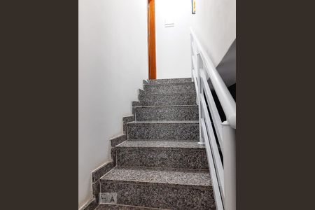 Escada de casa à venda com 2 quartos, 84m² em Parque João Ramalho, Santo André