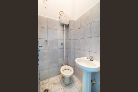 Banheiro de kitnet/studio para alugar com 1 quarto, 15m² em Vila Nova Mazzei, São Paulo