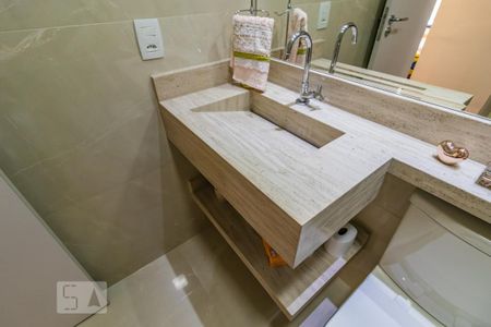 Apartamento à venda com 69m², 2 quartos e 1 vaga Apartamento à venda com 69m², 2 quartos e 1 vagaBanheiro do Corredor