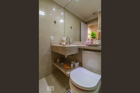 Apartamento à venda com 69m², 2 quartos e 1 vaga Apartamento à venda com 69m², 2 quartos e 1 vagaBanheiro do Corredor