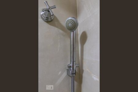 Apartamento à venda com 69m², 2 quartos e 1 vaga Apartamento à venda com 69m², 2 quartos e 1 vagaDetalhe do Banheiro do Corredor