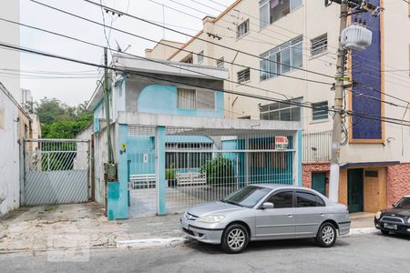 Casa à venda com 295m², 3 quartos e 2 vagasFachada