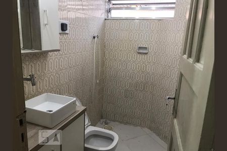 Banheiro  de apartamento à venda com 3 quartos, 61m² em Fátima, Niterói