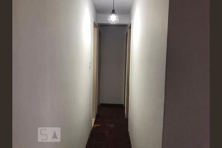 Corredor  de apartamento à venda com 3 quartos, 61m² em Fátima, Niterói