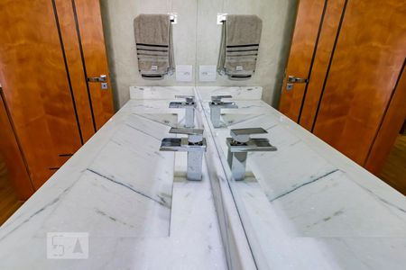 Casa à venda com 215m², 3 quartos e 2 vagas2o. Andar - Quarto 3 - Suíte/ Banheiro