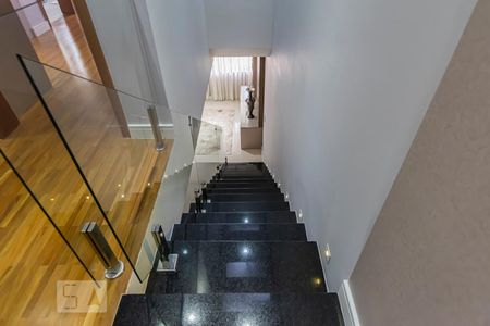 Casa à venda com 215m², 3 quartos e 2 vagas2o. Andar - Escadas