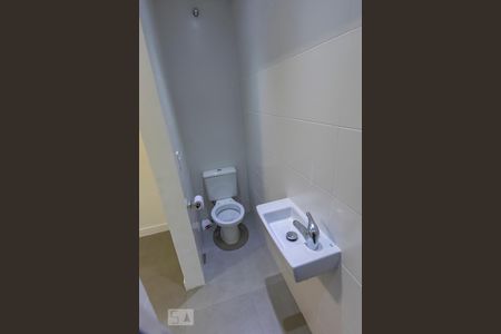 Casa à venda com 215m², 3 quartos e 2 vagas1o. Andar - Banheiro de serviço