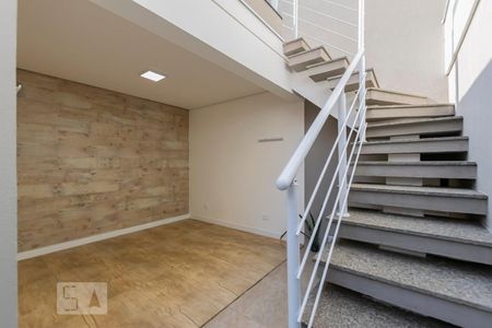 Casa à venda com 215m², 3 quartos e 2 vagasFundos (2o. Andar) - Área de serviço (Apoio)