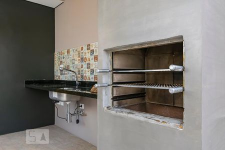 Casa à venda com 215m², 3 quartos e 2 vagasFundos (Cobertura) - Churrasqueira