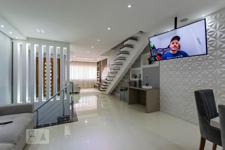 1o. Andar - Sala de casa à venda com 3 quartos, 215m² em Cambuci, São Paulo