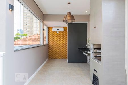 Casa à venda com 215m², 3 quartos e 2 vagasFundos (Cobertura) - Churrasqueira