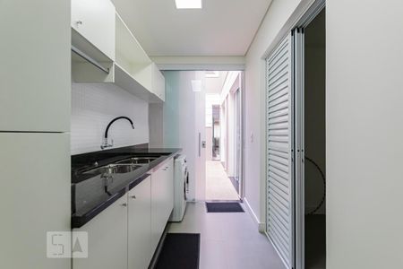 Casa à venda com 215m², 3 quartos e 2 vagas1o. Andar - Área de serviço