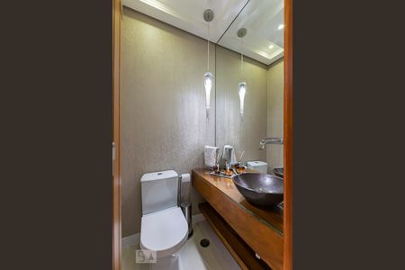 1o. Andar - Lavabo de casa à venda com 3 quartos, 215m² em Cambuci, São Paulo