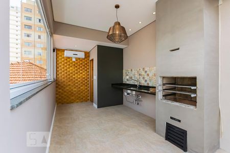 Casa à venda com 215m², 3 quartos e 2 vagasFundos (Cobertura) - Churrasqueira