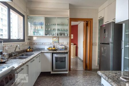 Apartamento à venda com 187m², 3 quartos e 3 vagas Apartamento à venda com 187m², 3 quartos e 3 vagasCozinha