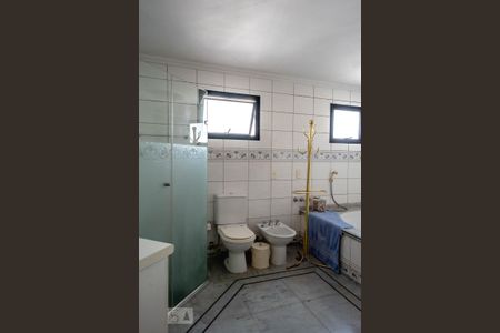 Apartamento à venda com 187m², 3 quartos e 3 vagas Apartamento à venda com 187m², 3 quartos e 3 vagasBanheiro 1 - Suíte