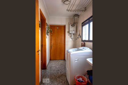 Apartamento à venda com 187m², 3 quartos e 3 vagas Apartamento à venda com 187m², 3 quartos e 3 vagasÁrea de Serviço