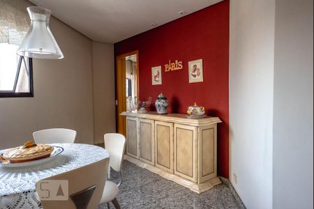 Apartamento à venda com 187m², 3 quartos e 3 vagas Apartamento à venda com 187m², 3 quartos e 3 vagasSala de almoço