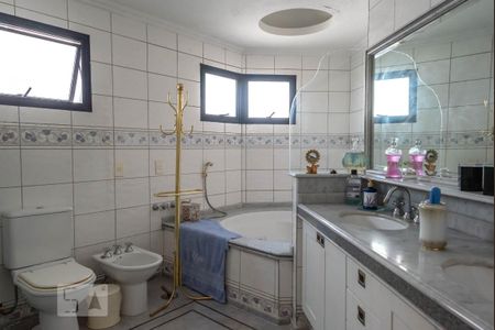 Apartamento à venda com 187m², 3 quartos e 3 vagas Apartamento à venda com 187m², 3 quartos e 3 vagasBanheiro 1 - Suíte