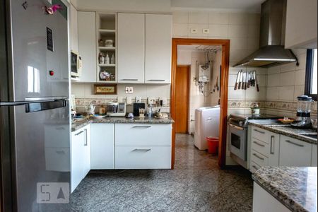 Apartamento à venda com 187m², 3 quartos e 3 vagas Apartamento à venda com 187m², 3 quartos e 3 vagasCozinha