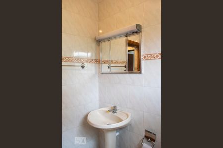 Casa para alugar com 75m², 2 quartos e sem vagaBANHEIRO