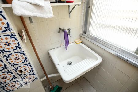 Apartamento à venda com 76m², 3 quartos e 1 vagaÁrea de Serviço