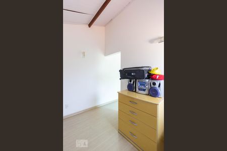 Casa à venda com 275m², 5 quartos e 6 vagasQuarto de Serviço