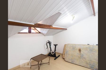 Casa à venda com 275m², 5 quartos e 6 vagasQuarto de Serviço