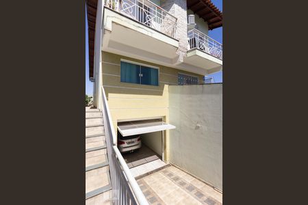 Casa à venda com 275m², 5 quartos e 6 vagasFachada