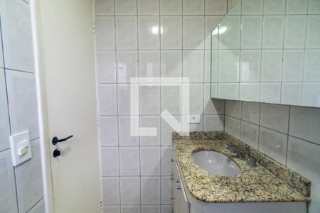 Banheiro da Suíte de apartamento para alugar com 3 quartos, 74m² em Vila do Encontro, São Paulo
