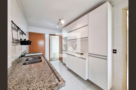Apartamento para alugar com 130m², 3 quartos e 2 vagas Apartamento para alugar com 130m², 3 quartos e 2 vagasCozinha