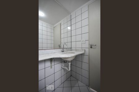 Apartamento para alugar com 55m², 2 quartos e 2 vagasDetalhe do Banheiro